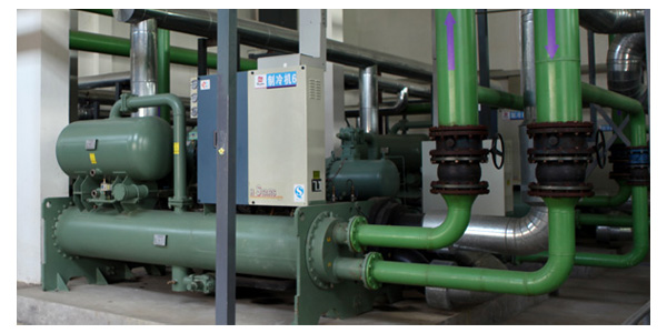 水冷螺桿冷水機(jī)組廠家完成測試，用戶安裝簡便